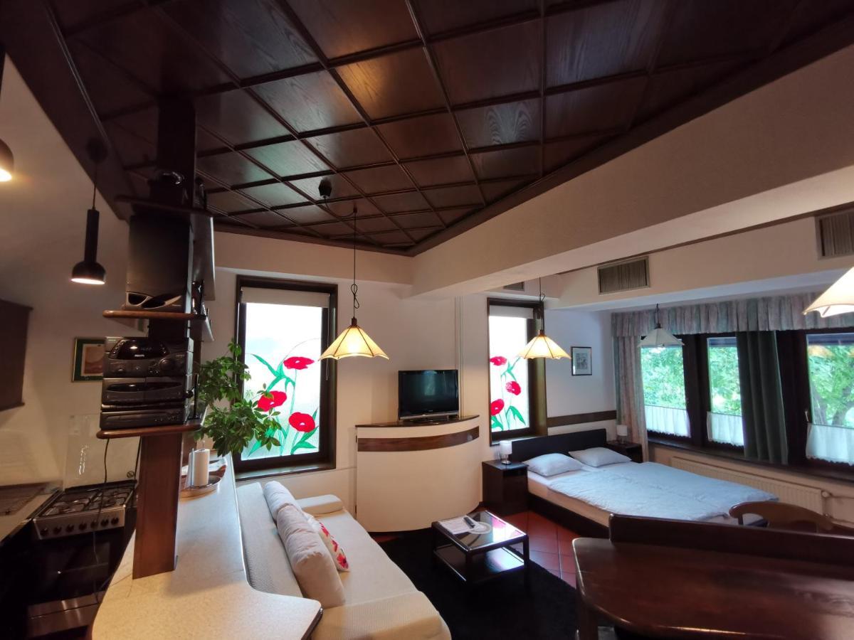 Apartmaji Mak Jesenice Exteriér fotografie